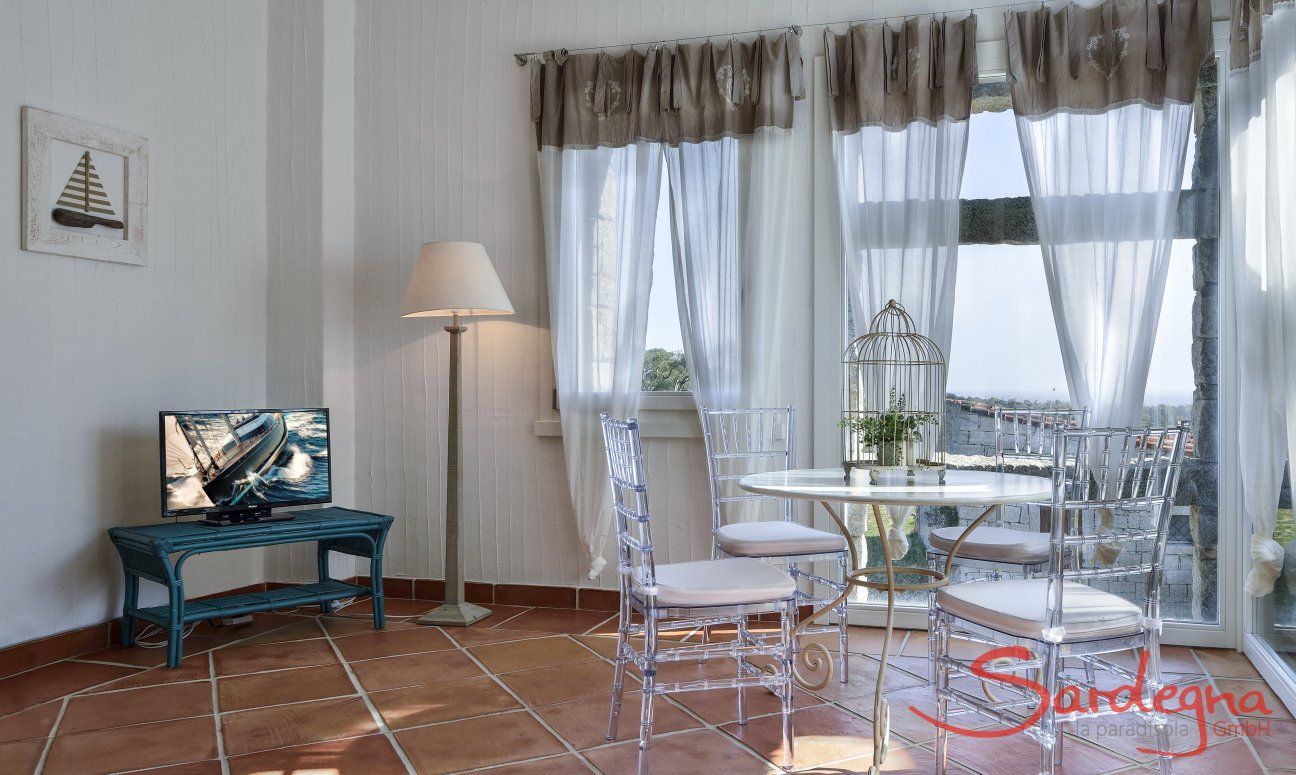 Li Conchi 26 | Living Room with Table Living Room with Table
