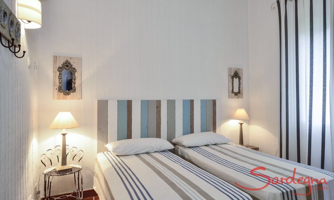 Li Conchi 27 | Bedroom 2 with two single beds that can be united Bedroom 2