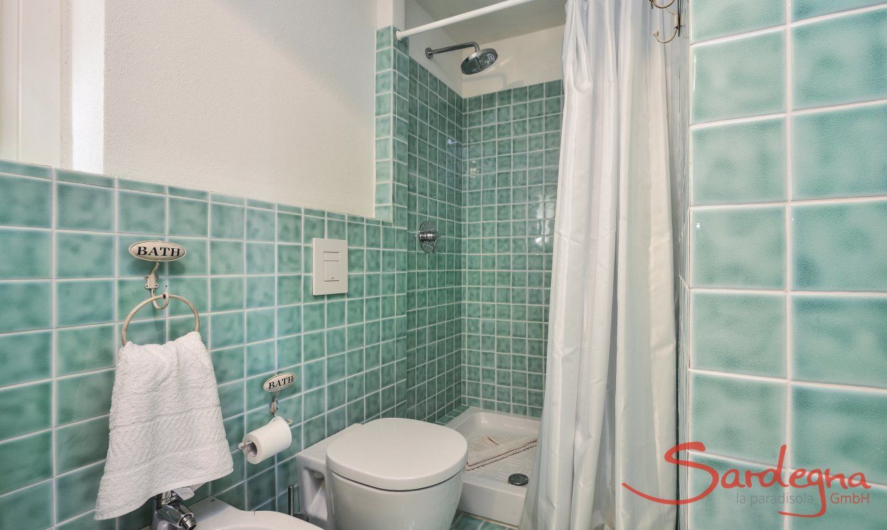 Li Conchi 13 | Second Bathroom Second Bathroom