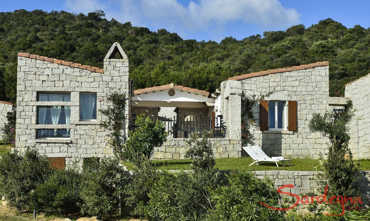 Li Conchi 44 | View of the House and garden View of the House