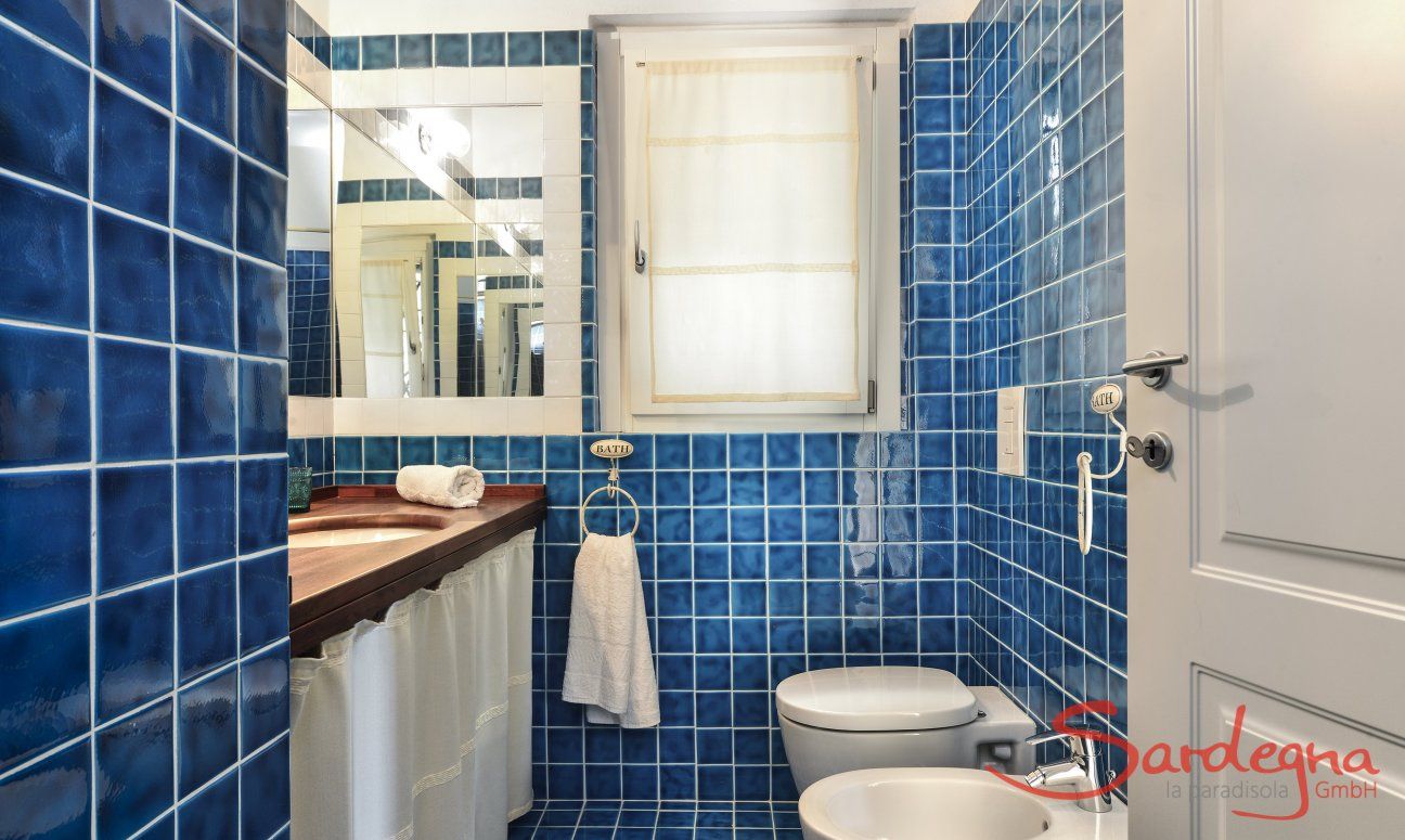 Li Conchi 28 | Ensuite Bathroom of bedroom 1 Ensuite Bathroom