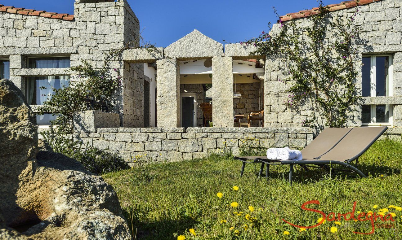 Li Conchi 42 | Entrance to the terrace from the garden House and Terrace