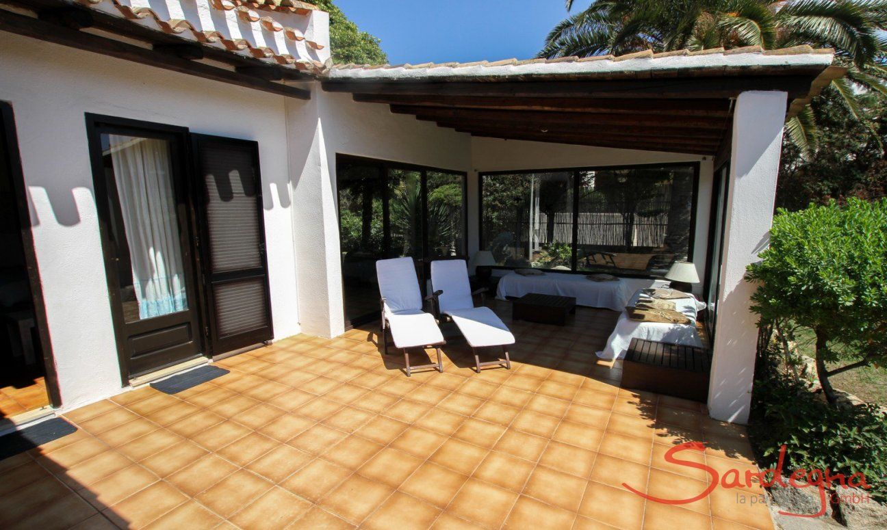 Villetta 12 | Terrace with sunbeds Terrace with sunbeds