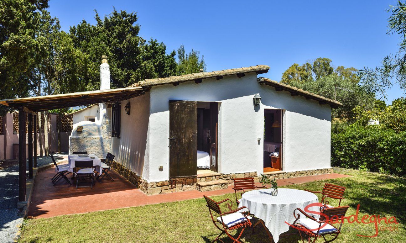 Casa Su Faru 5 | View of the House with it's garden View of the House