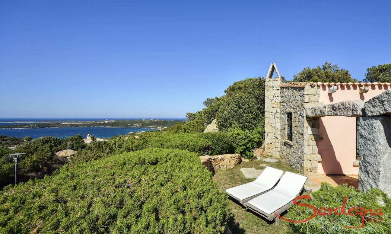 Villa Domus 9d | Haouse with sea view View of Villa Domus 9d and the sea