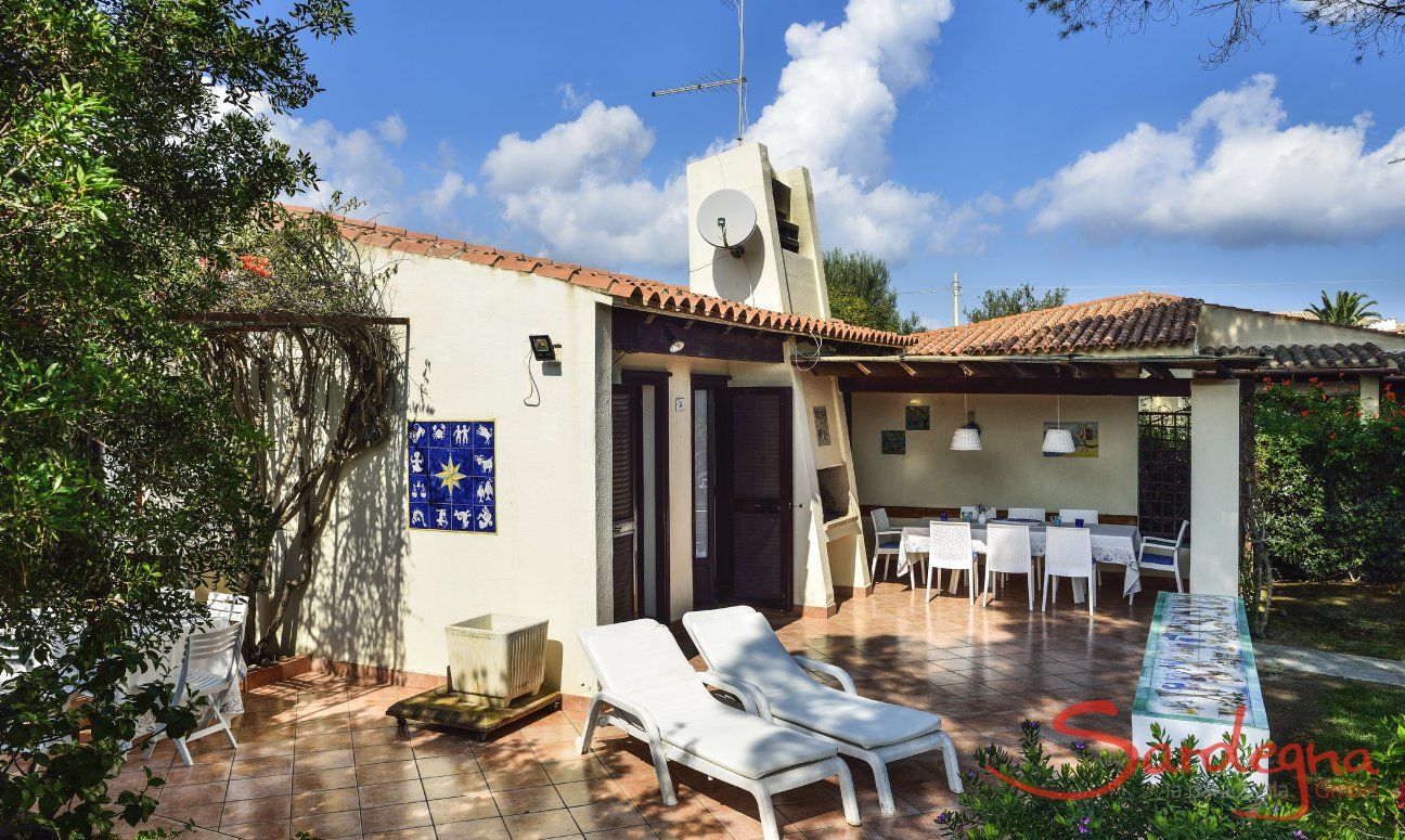 Villa Ibiscus | View of the house and terrace View of the house and terrace