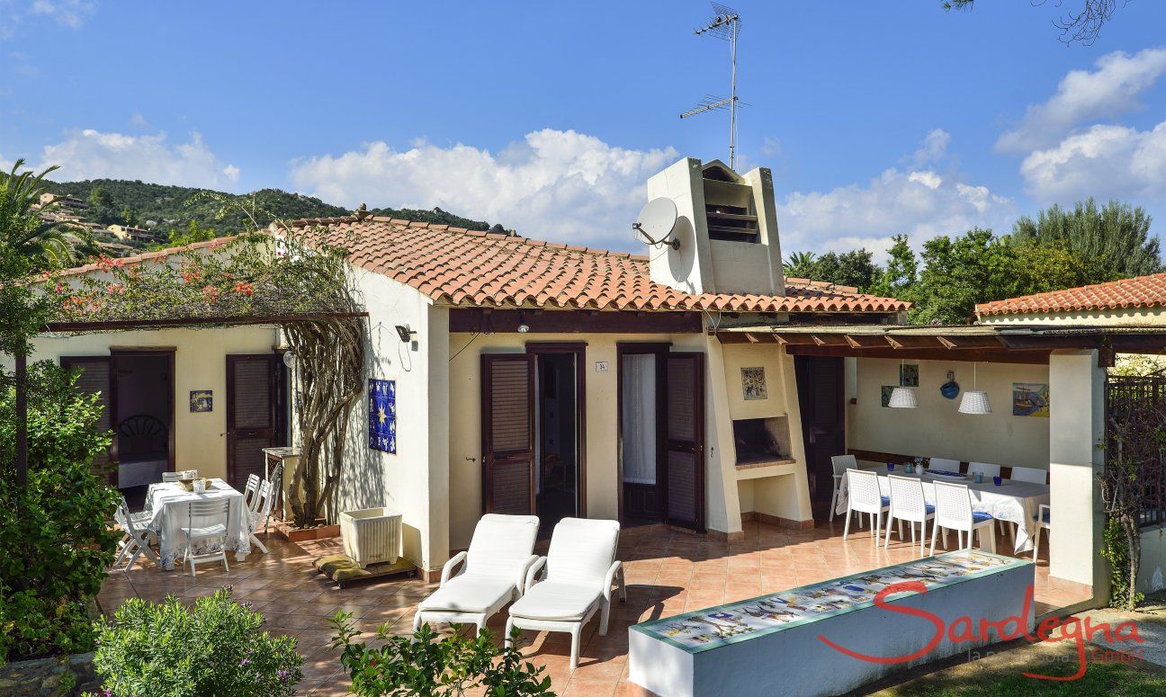 Villa Ibiscus | Spacious terrace to enjoy life outside Villa Ibiscus