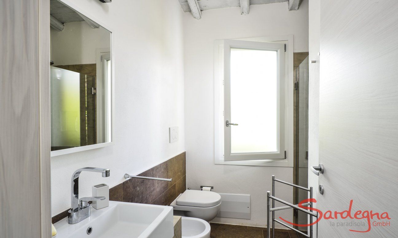 Modern bathroom 1 with shower and bidet 