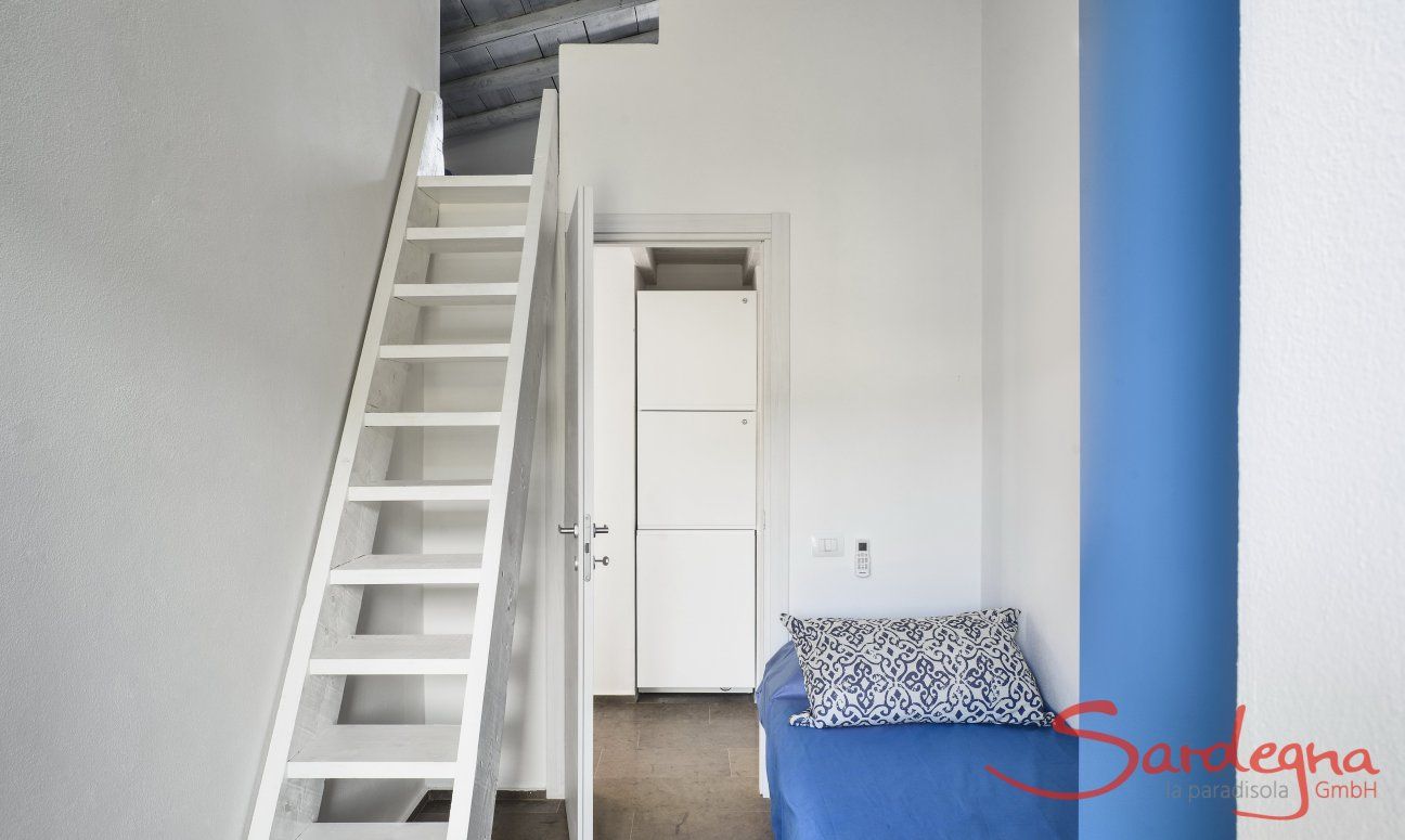 Villa Graziano | Single room with stairs to the Roof Single room with stairs to the Roof