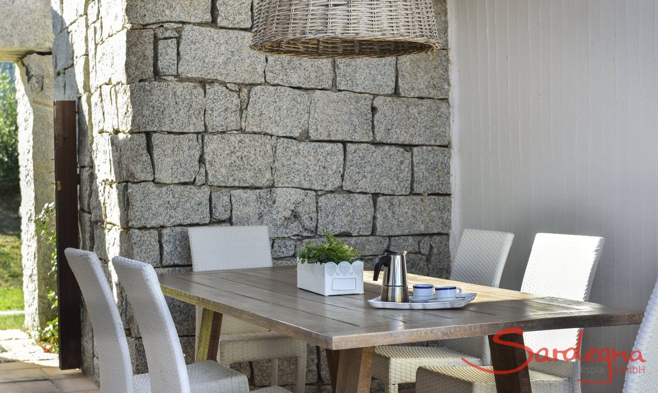 Li Conchi 36 | Dining table on the terrace Terrace