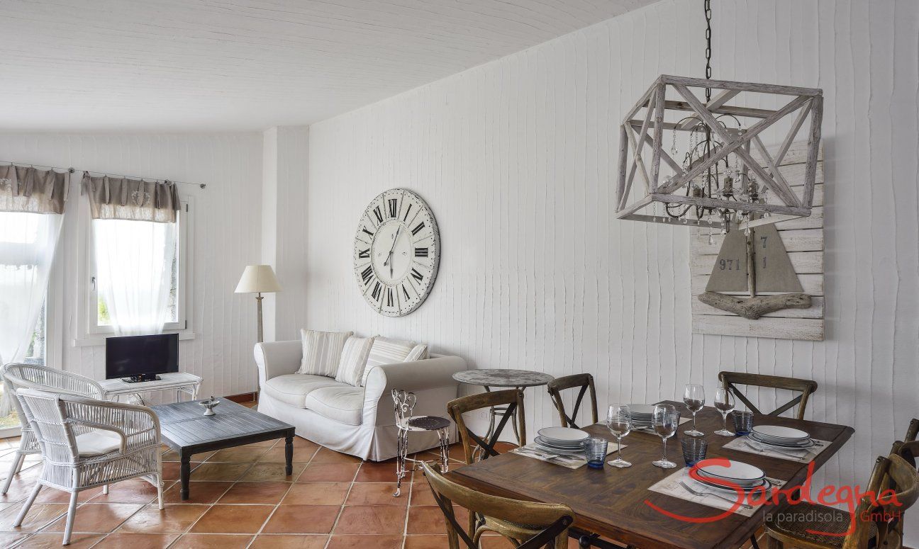 Li Conchi 36 | Dining table and sofa corner in the Living Room Living Room with Dining