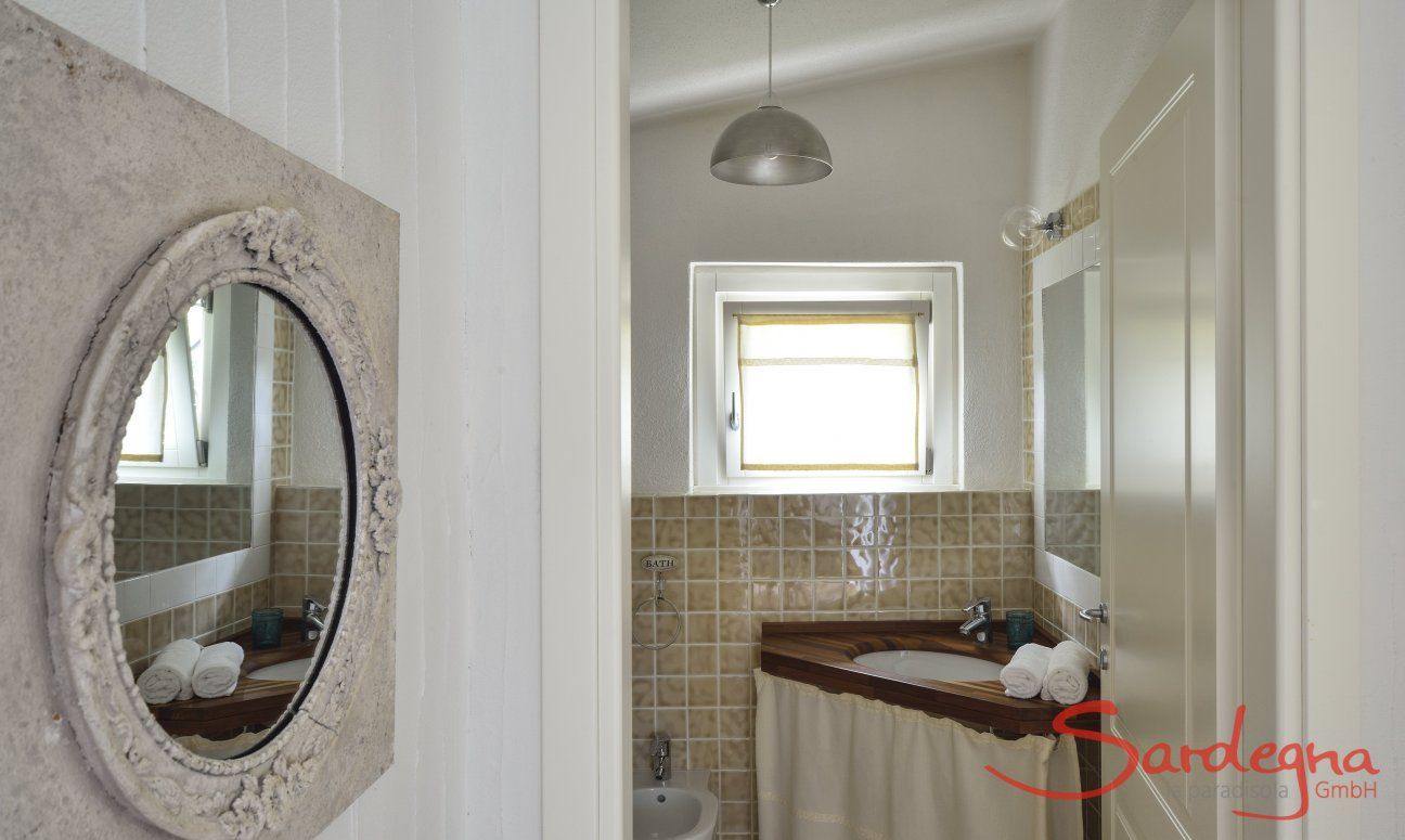 Li Conchi 36 | Bathroom 2 Bathroom 2