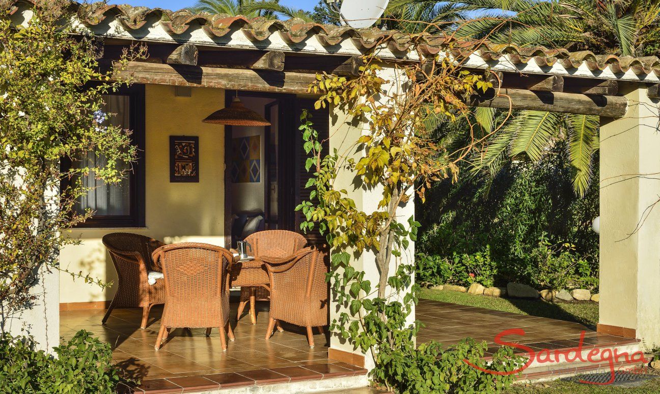 Villa La Viola | Roofed terrace with dining area Roofed terrace with dining area