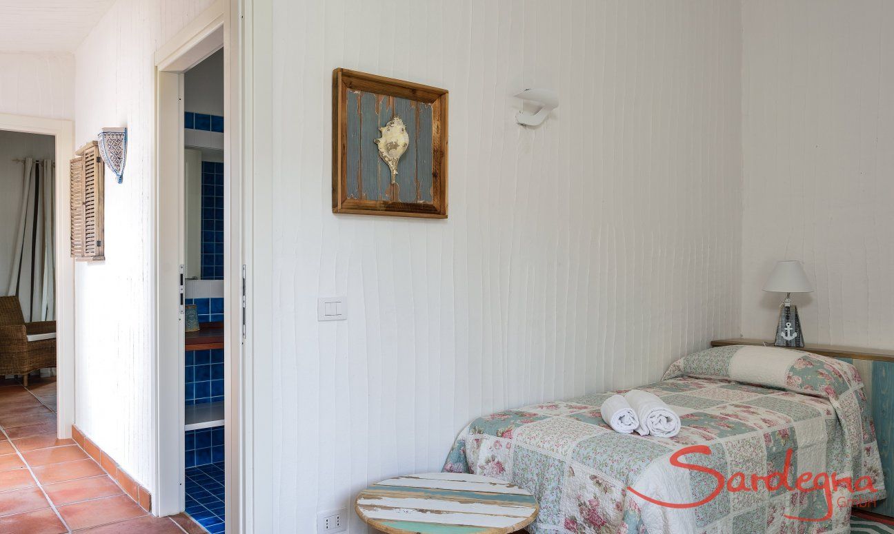 Li Conchi 4 | Bedroom 2 with two single beds Bedroom with corridor and Bath
