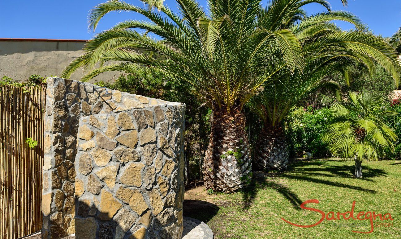 Villa Chiara | Outdoor shower in the garden Outdoor shower in the garden