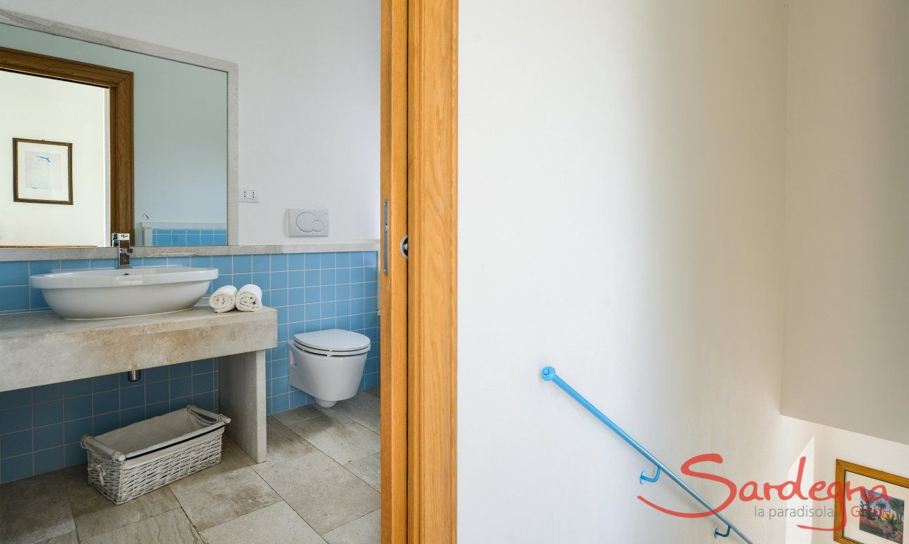 Villa del Campo | Bath 1 on the first floor and stairs to the ground floor Bathroom ground floor with a shower