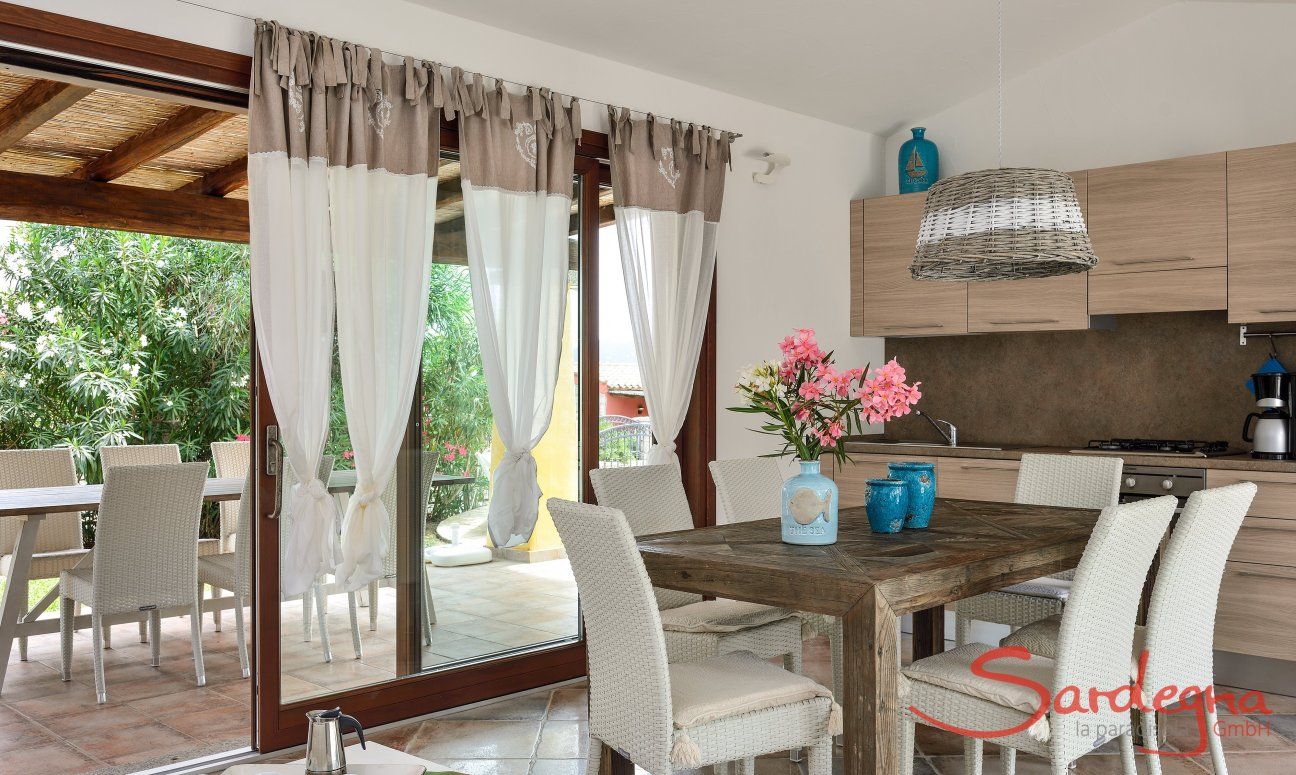 Villa Campidano 8 | Modern and bright dining room with an open kitchen Bright dining room with kitchen
