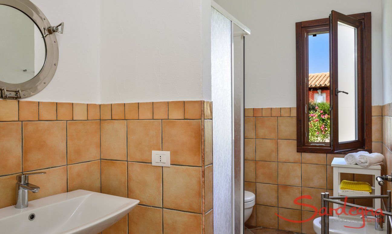 Villa Campidano 8 | Bathroom 1 with shower and bidet Bathroom