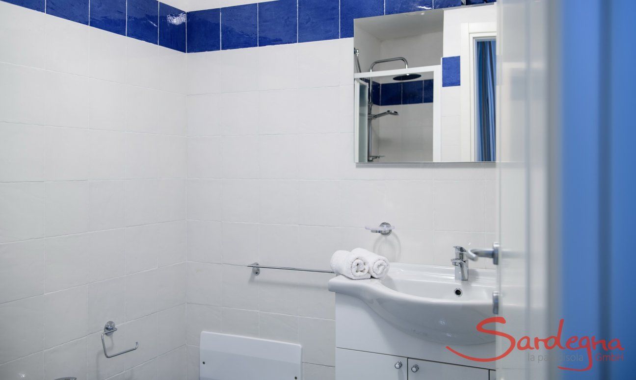 Li Conchi 20 | Bath 3 with shower, downstairs Bath 3