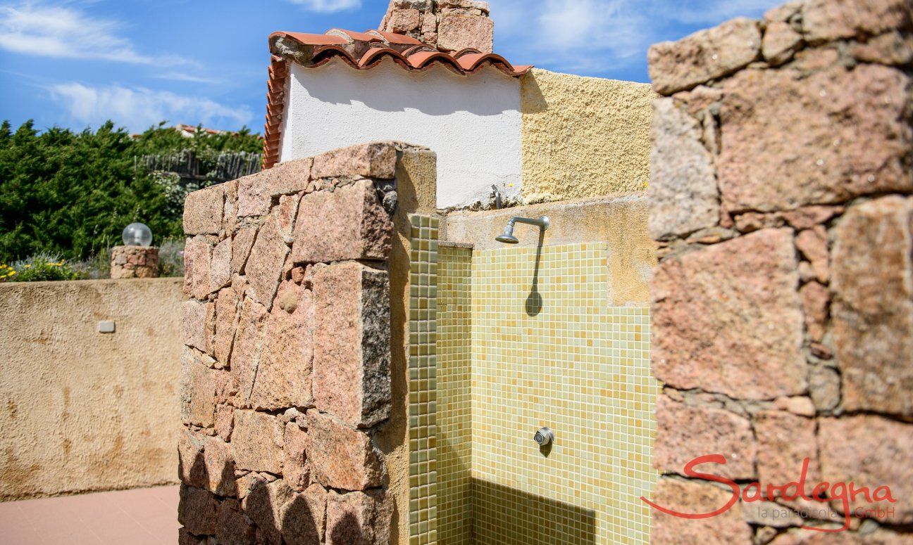 Villa Massimo | Outdoor shower of the villa Outdoor shower of the villa