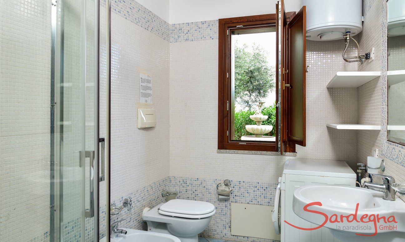 Apartment Castededdu 3 | Bath with shower and bidet Bath with shower and bidet