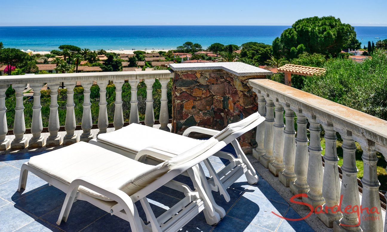 Apartment Castededdu 5 | Terrace with a direct sea view and sunbeds Terrace with a direct sea view and sunbeds