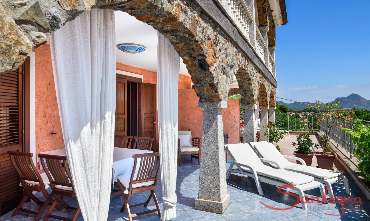 Apartment Castededdu 4 | Spacious terrace with sea view Castededdu 4