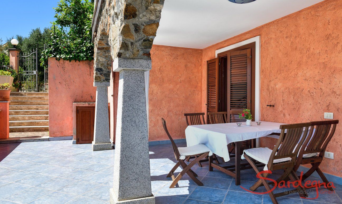 Apartment Castededdu 4 | Roofed dining area on the terrace Roofed dining area on the terrace