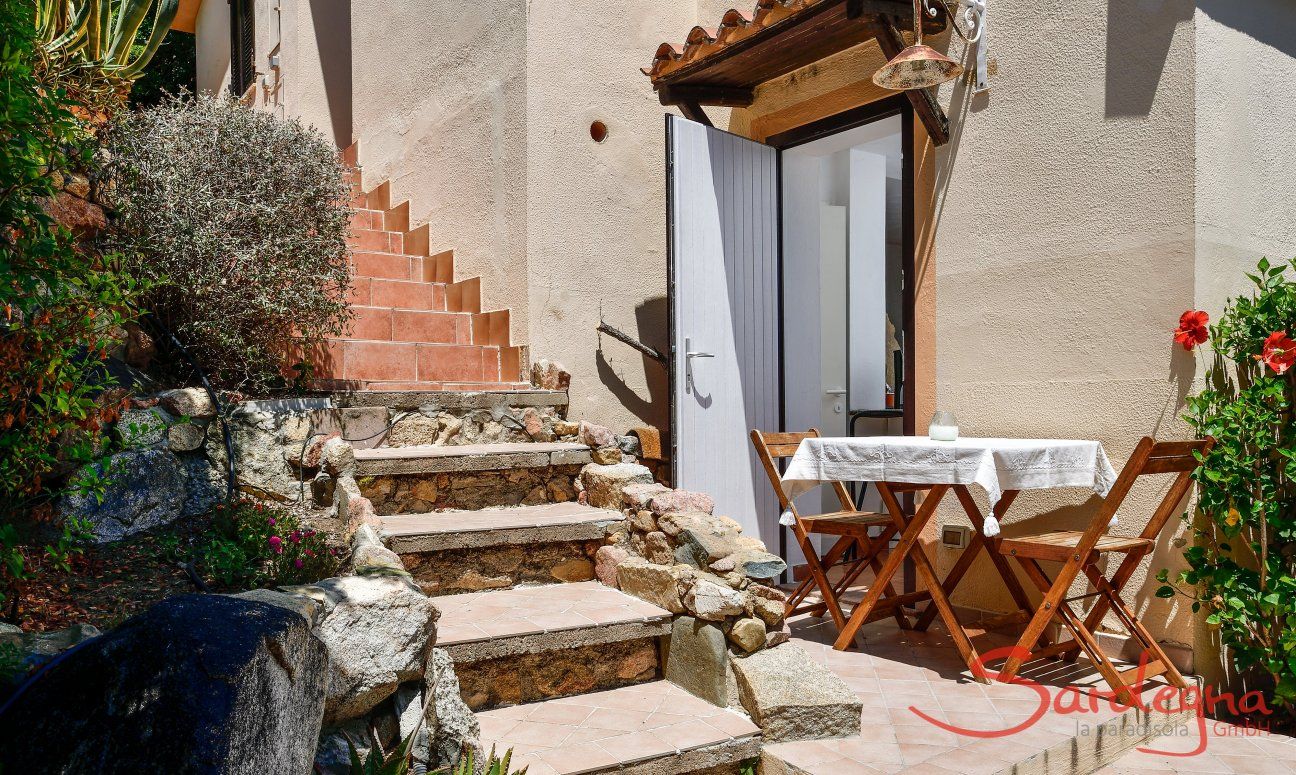 Apartment Nido 4 | From the street 50 steps take you to the house Entrance, 50 steps to reach Nido 4