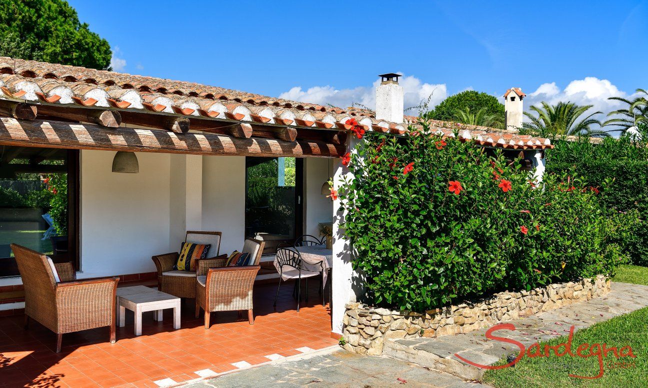 Villa Bua | Roofed terrace with loung furniture Villa Bua