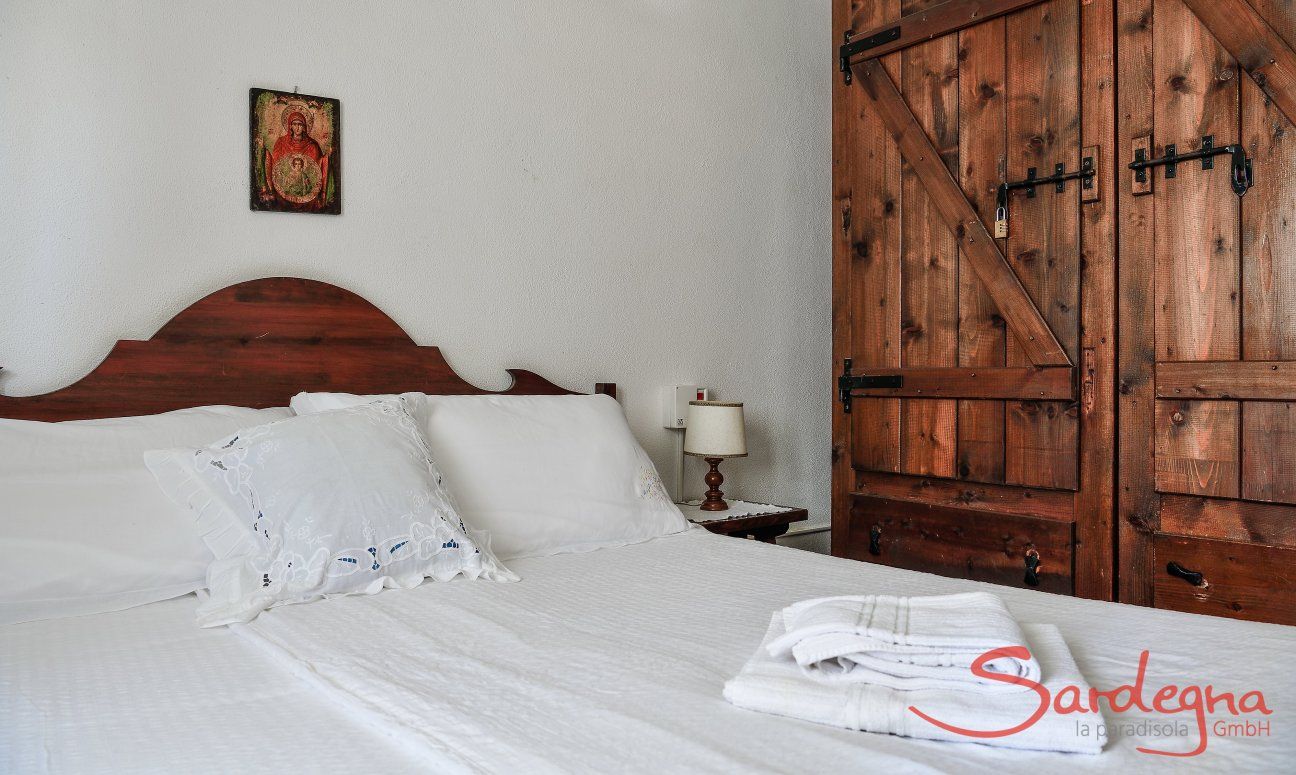 Villa Vela | Double sized bed in bedroom 1 2018 New Picture