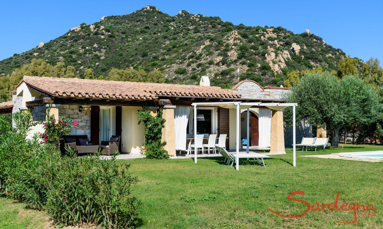 Villa Campidano 21 | Beautiful villa surrounded by the sardinian nature Villa Campidano 21 with garden and mountains