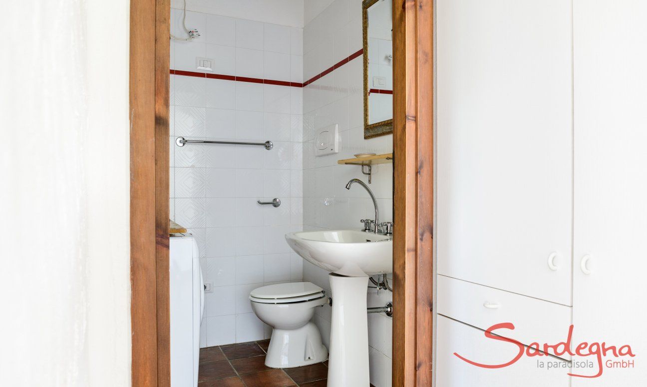 Casa Meloni 2 | Extra WC with washing machine Extra bath with washing machine Meloni 2 in Sant Elmo