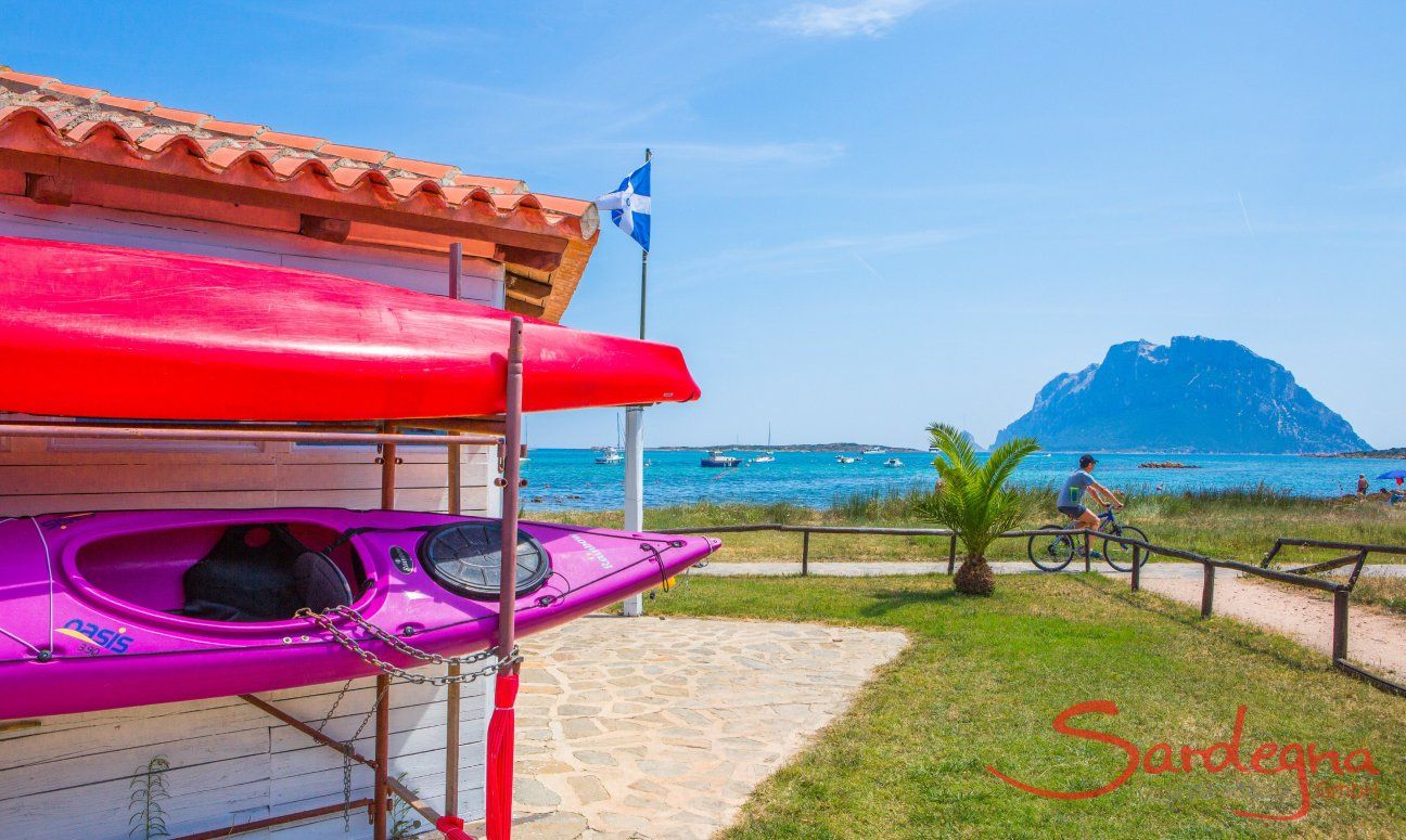 Renting canoes in San Teodoro 