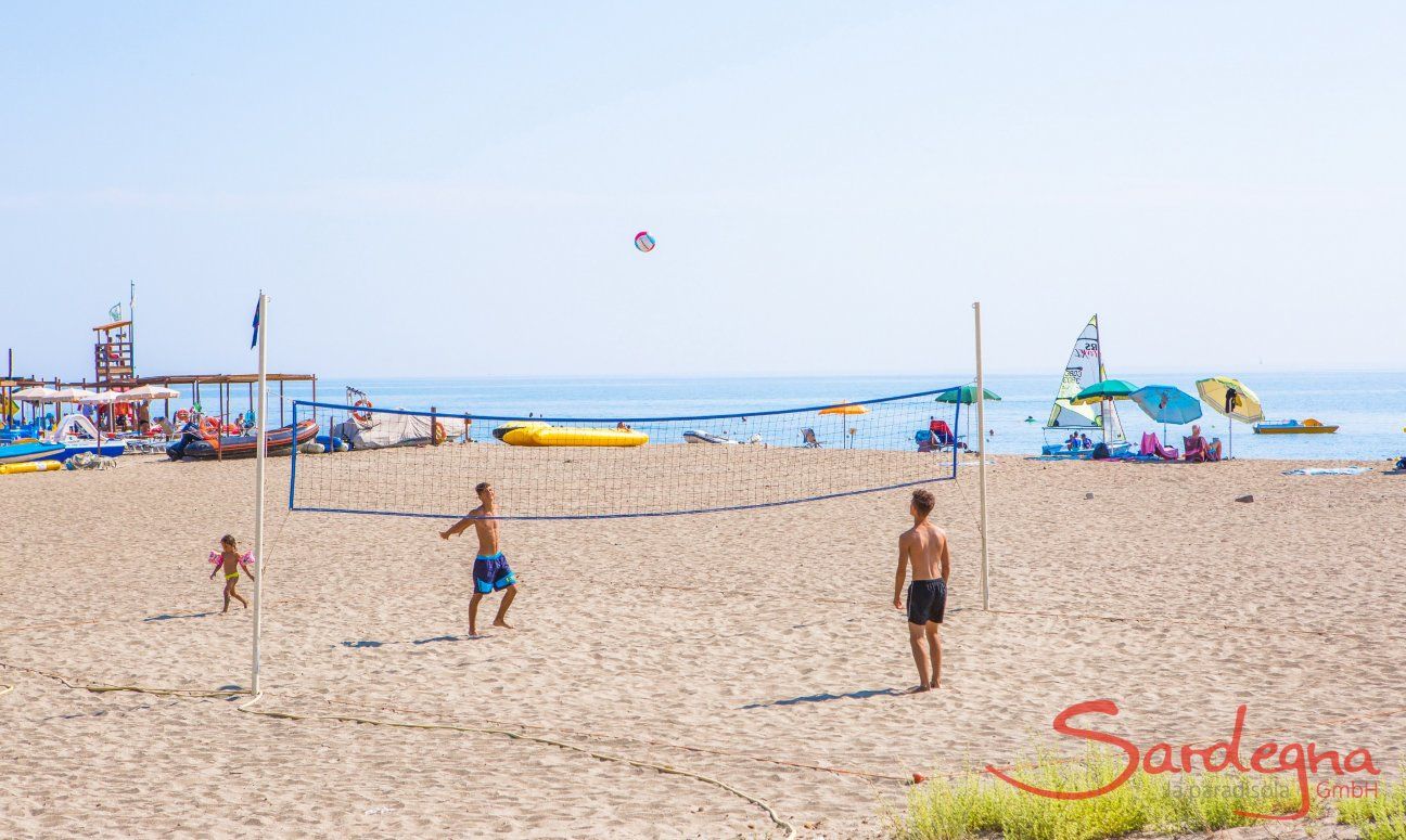 Beachvolley at the beach of Torresalinas