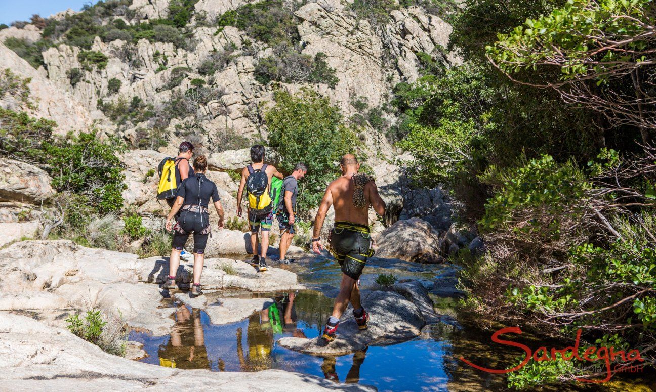 Trekking and bathing in the mountains behind San Teodoro