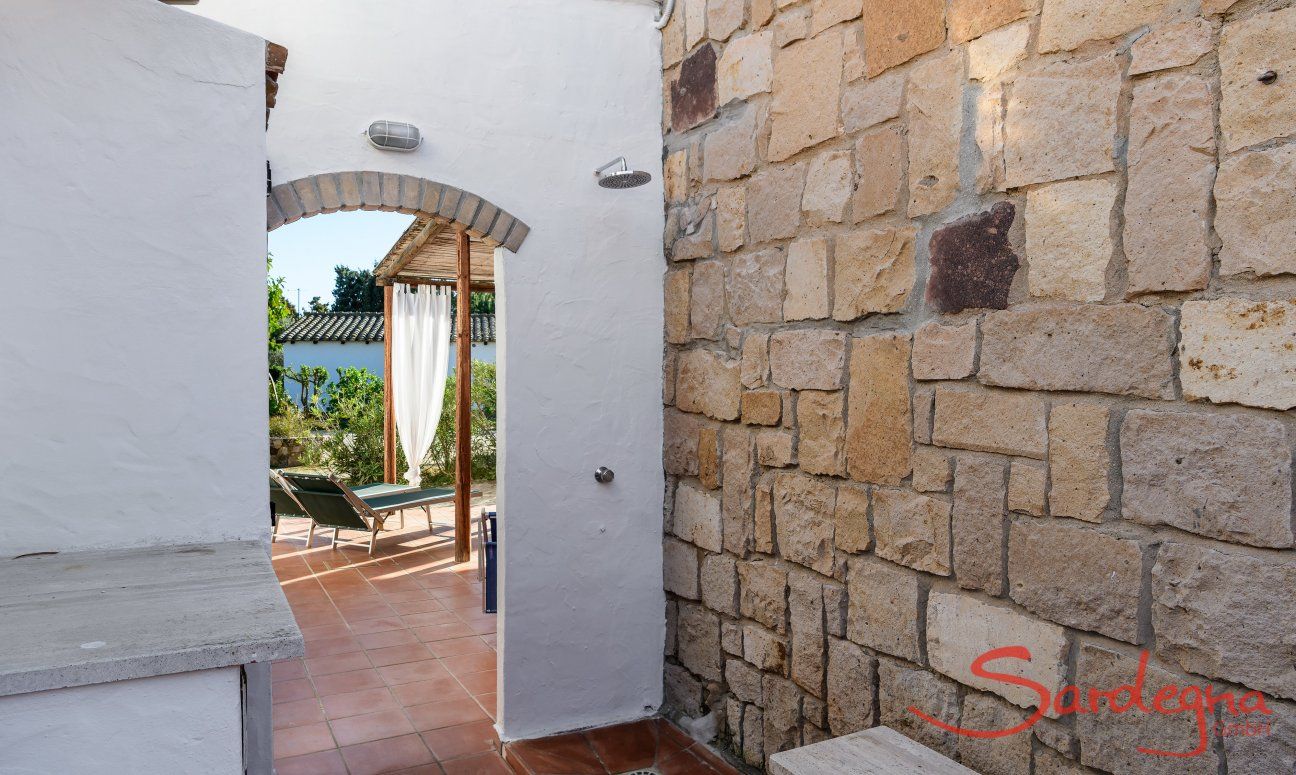 Casa Su Faru 3 | Private outside shower and terrace Private outside shower and terrace Su Faru 3 Pula