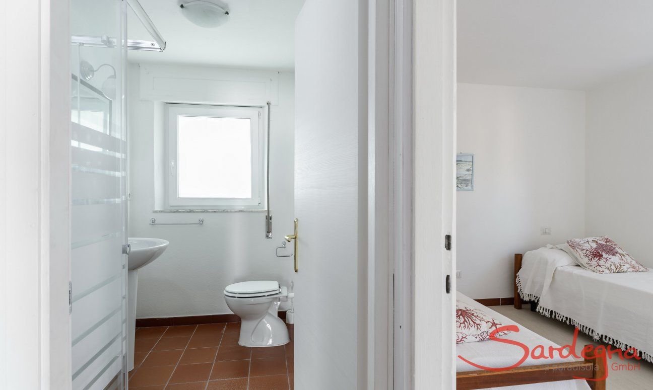 Casa Su Faru 3 | Bedroom 2 with two single beds and bath 1 next door Bedroom with two single beds and bath next door Su Faru 3 Pula