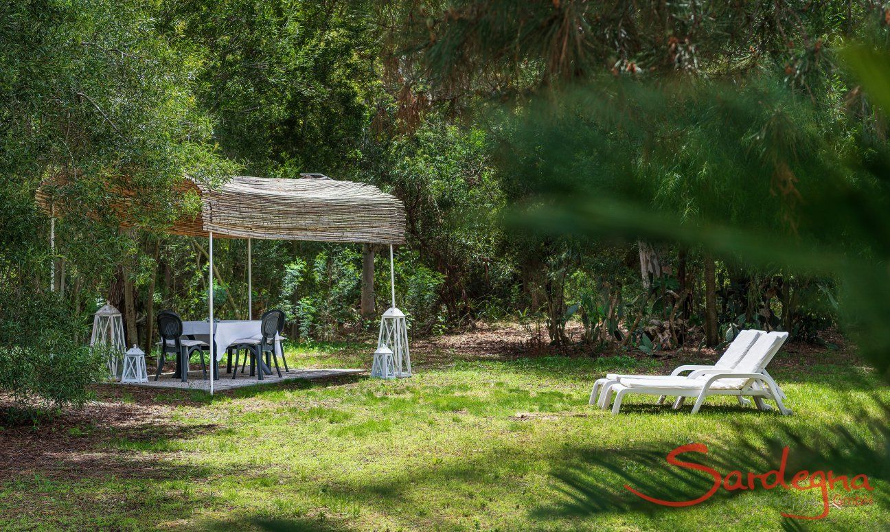 Apartment Orri 3 | Private garden with patio and sunbeds App. Orri 3 Tortoli Eastcoast Sardinia