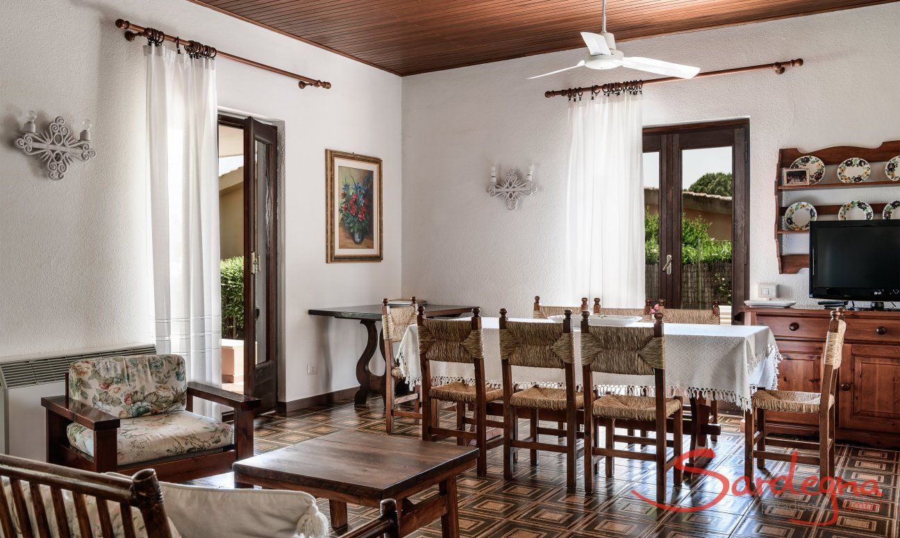 Villa Palme | Dining area with big table and direct access to the terrace Villa Palme, Costa Rei