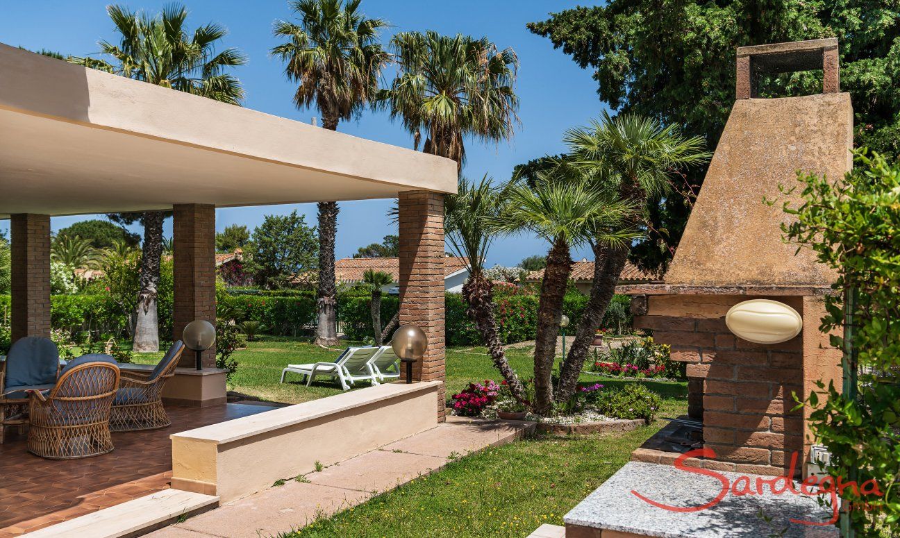Villa Palme | Relax on the shady terrace or in the sun in the garden Villa Palme, Costa Rei