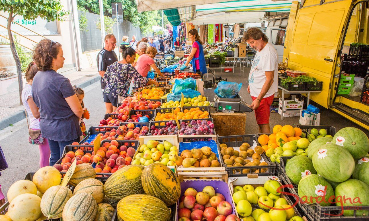 Streetmarket in Muravera