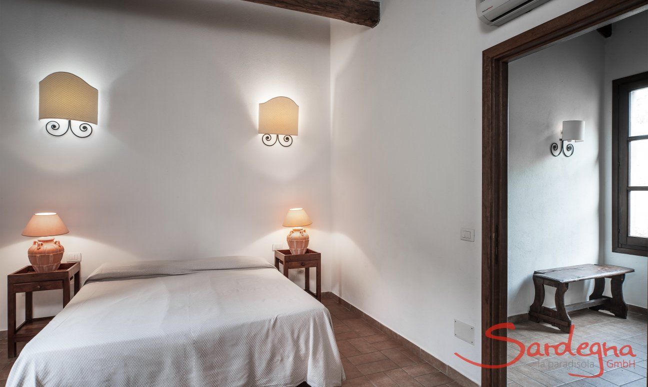 Villa Fiorita | Bedroom 2 with double bed (can be seperated) and ensuite bath Portrait of the villa