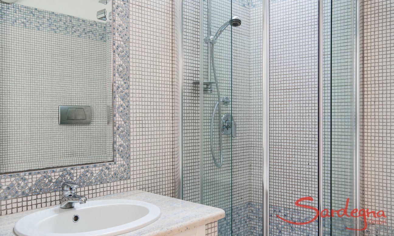 Villa Sandra 43 | Bath 1 with shower House