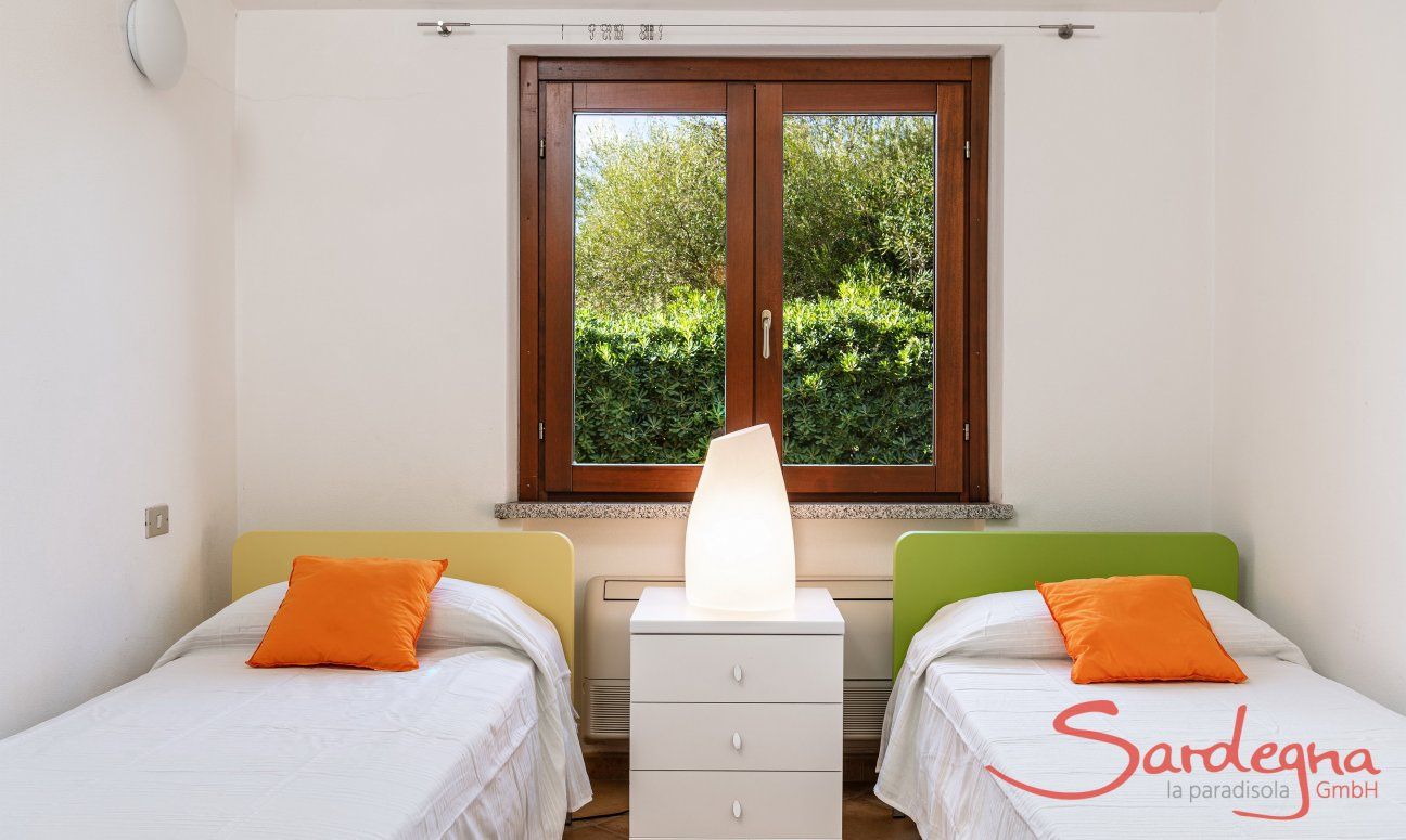 Villa Sandra 43 | Bedroom 2 with two single beds that can be put together House