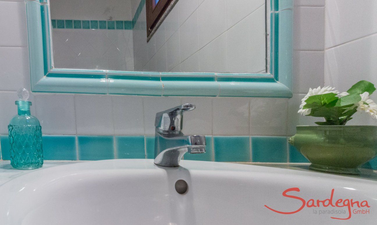 Villa Maestrale | Sink in bath 2 downstairs Villa Maestrale, Cala Ginepro, Olbia