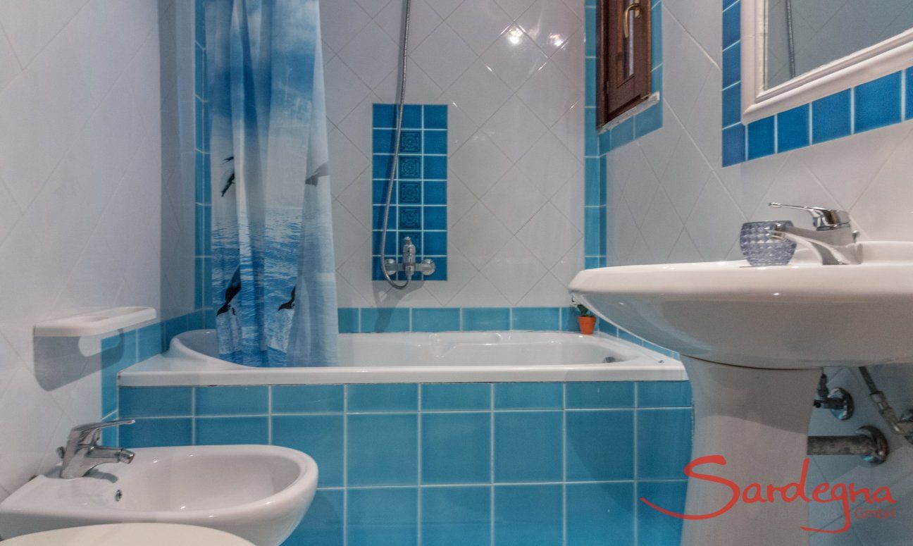 Villa Maestrale | Bath 3 with bathtub downstairs Villa Maestrale, Cala Ginepro, Olbia