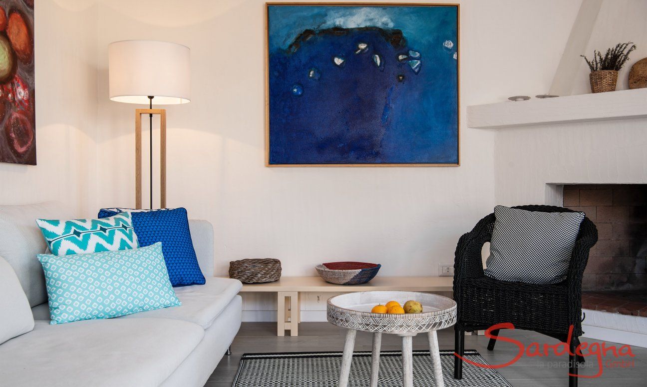 Casa 1 | Original paintings by contemporary artists above the sofa Living room Casa 1 Sant'Elmo