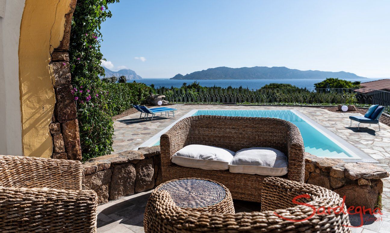 Villa Maestrale | Cozy sitting area by the pool Lounge and pool Villa Maestrale, Olbia