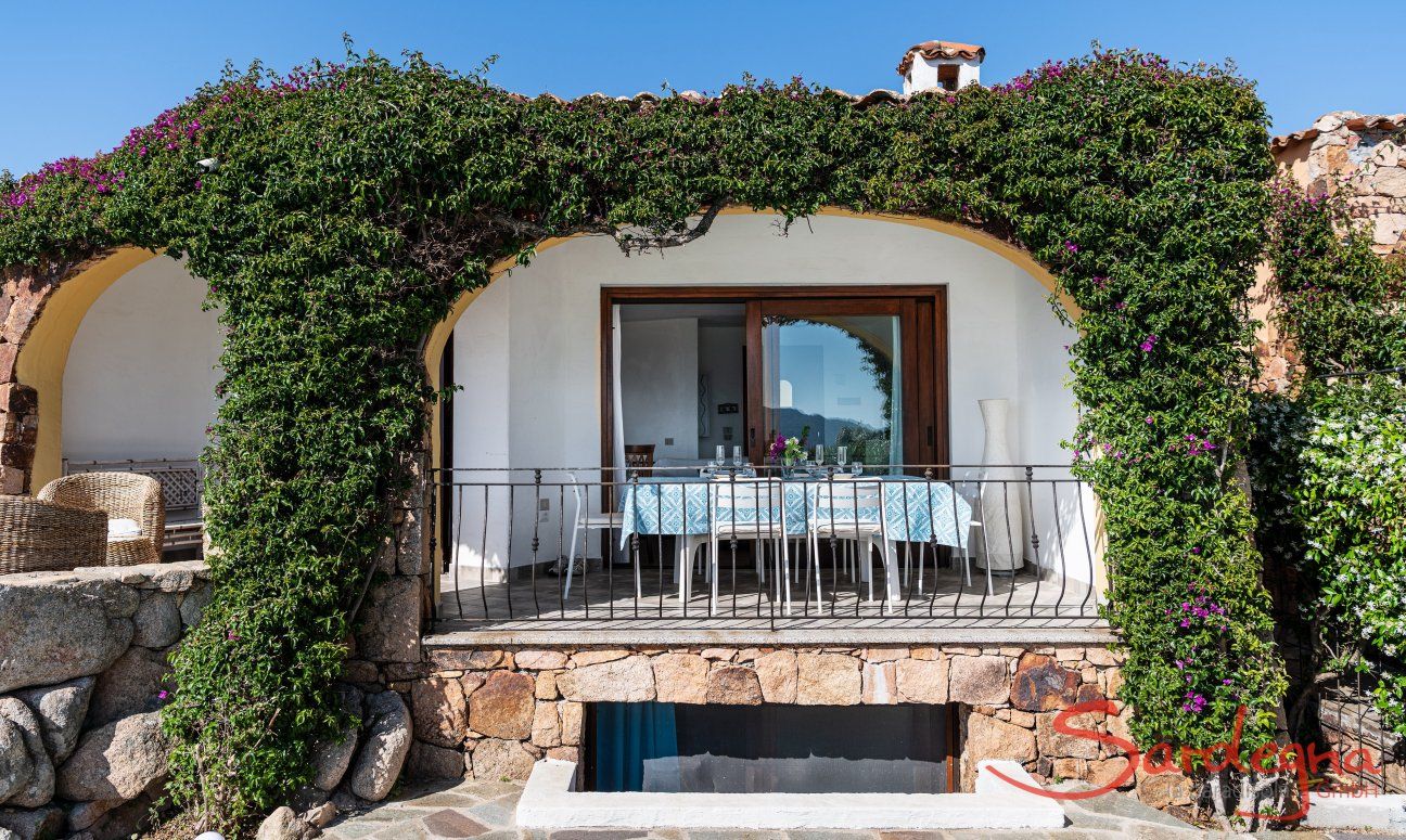 Villa Maestrale | Terrace framed by bougainvillea New picture